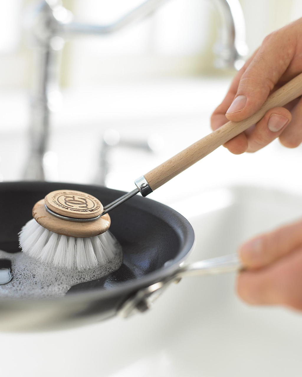 How to clean inside of a non stick pan