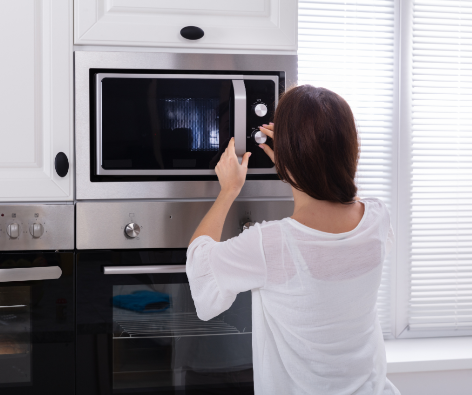 Conventional Oven vs. Microwave: Which is Better?